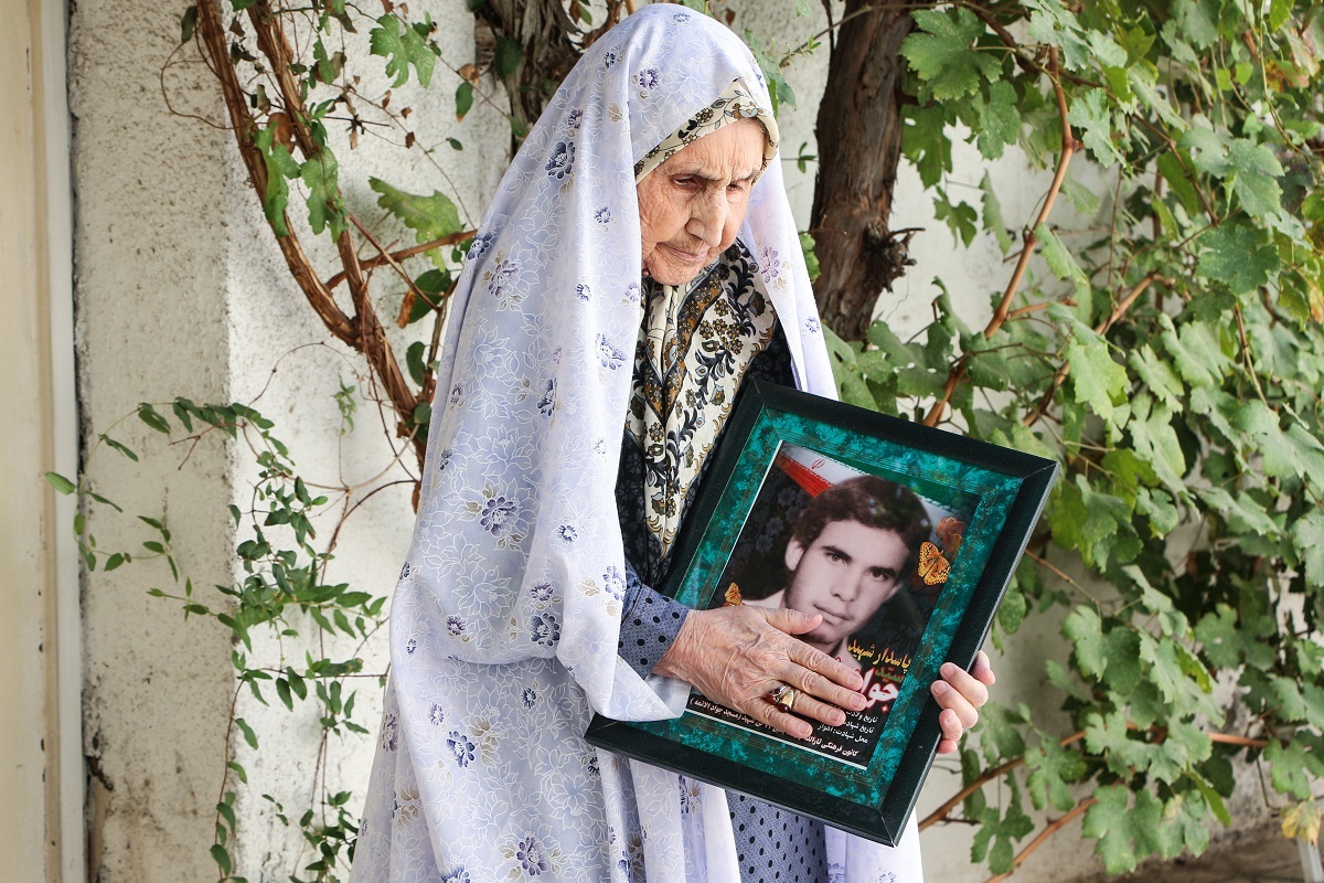 روایت دلتنگی سه مادر شهید در یک قاب روایت دلتنگی سه مادر شهید در یک قاب