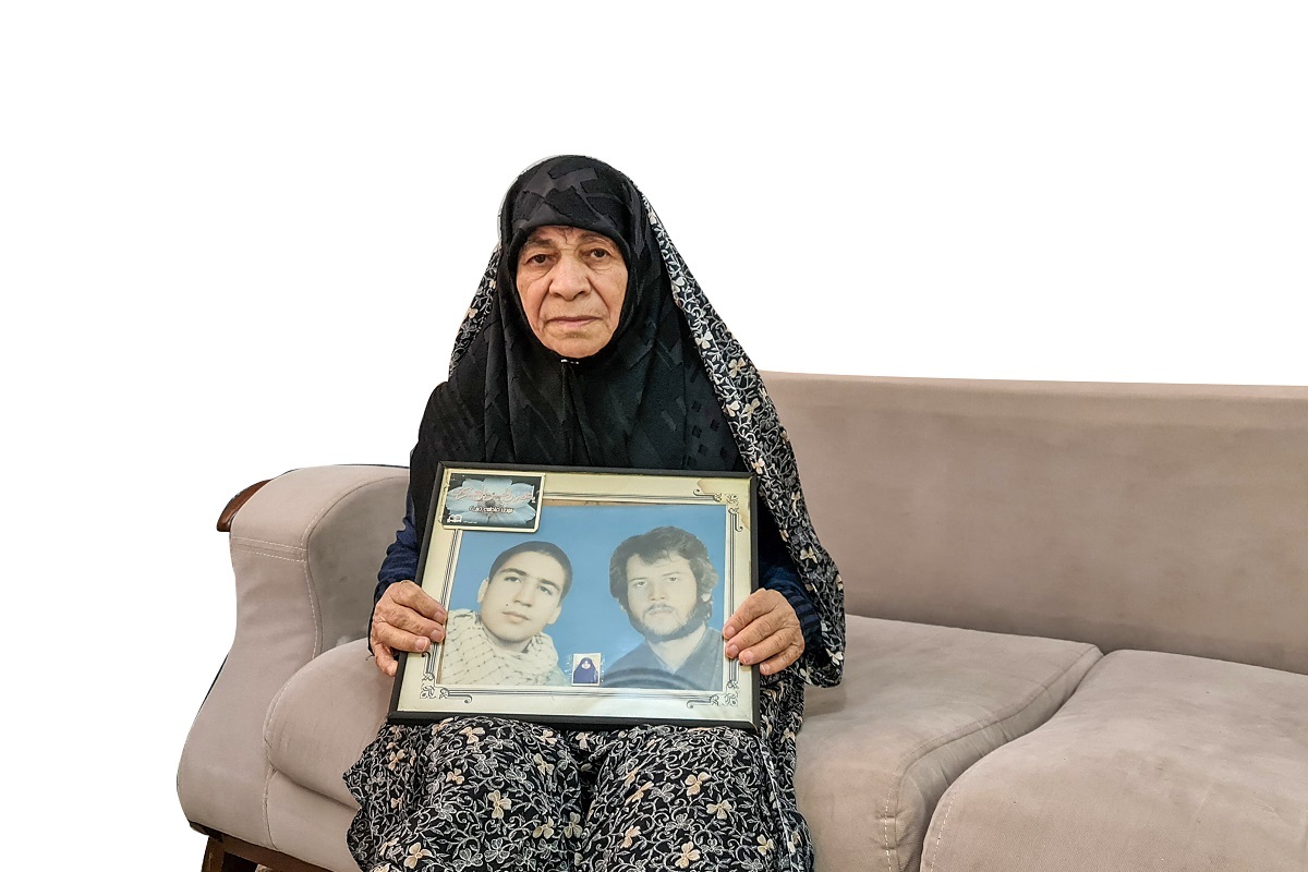 روایت دلتنگی سه مادر شهید در یک قاب روایت دلتنگی سه مادر شهید در یک قاب