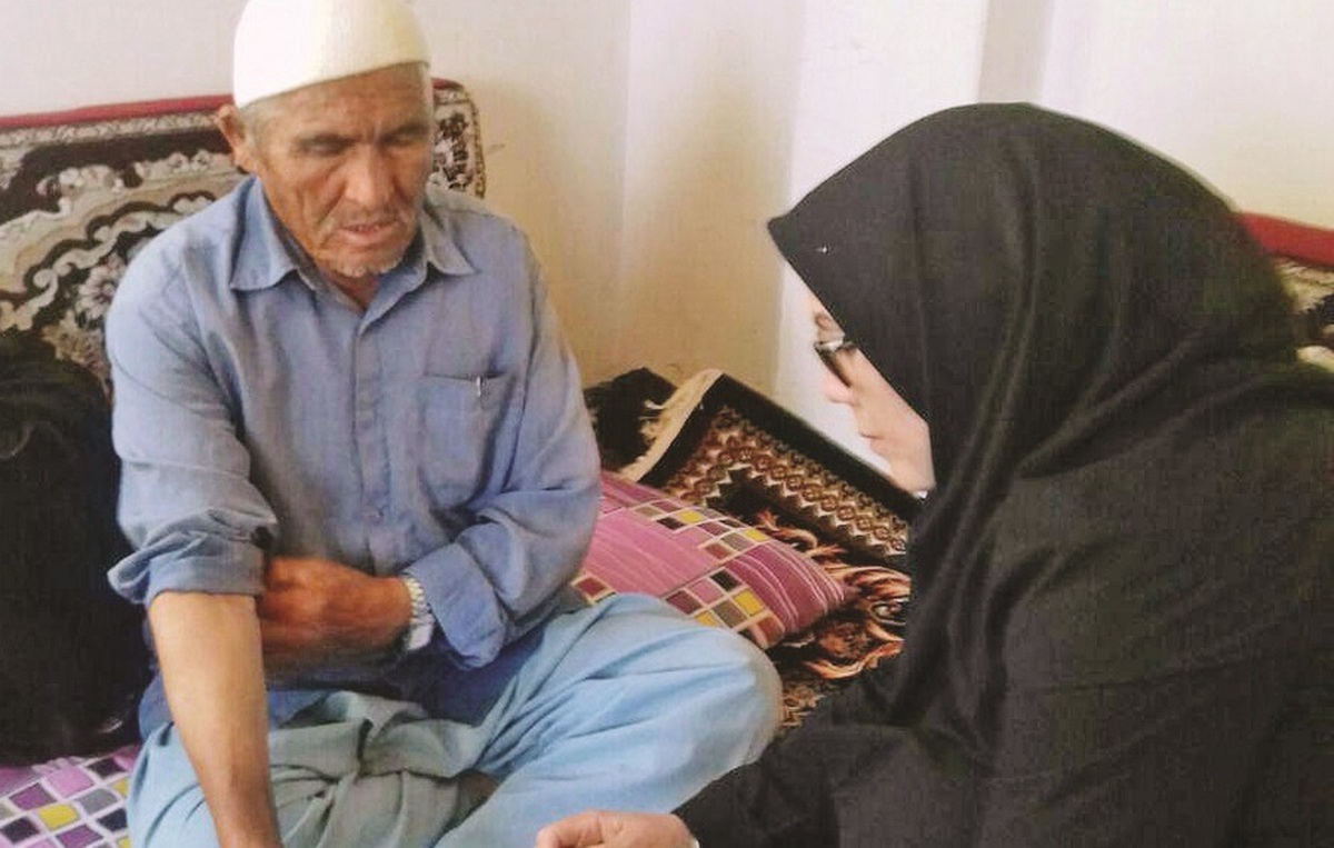 خیریه فاطمه‌الزهرای گلشهر هوای سالمندان محروم محله را دارد