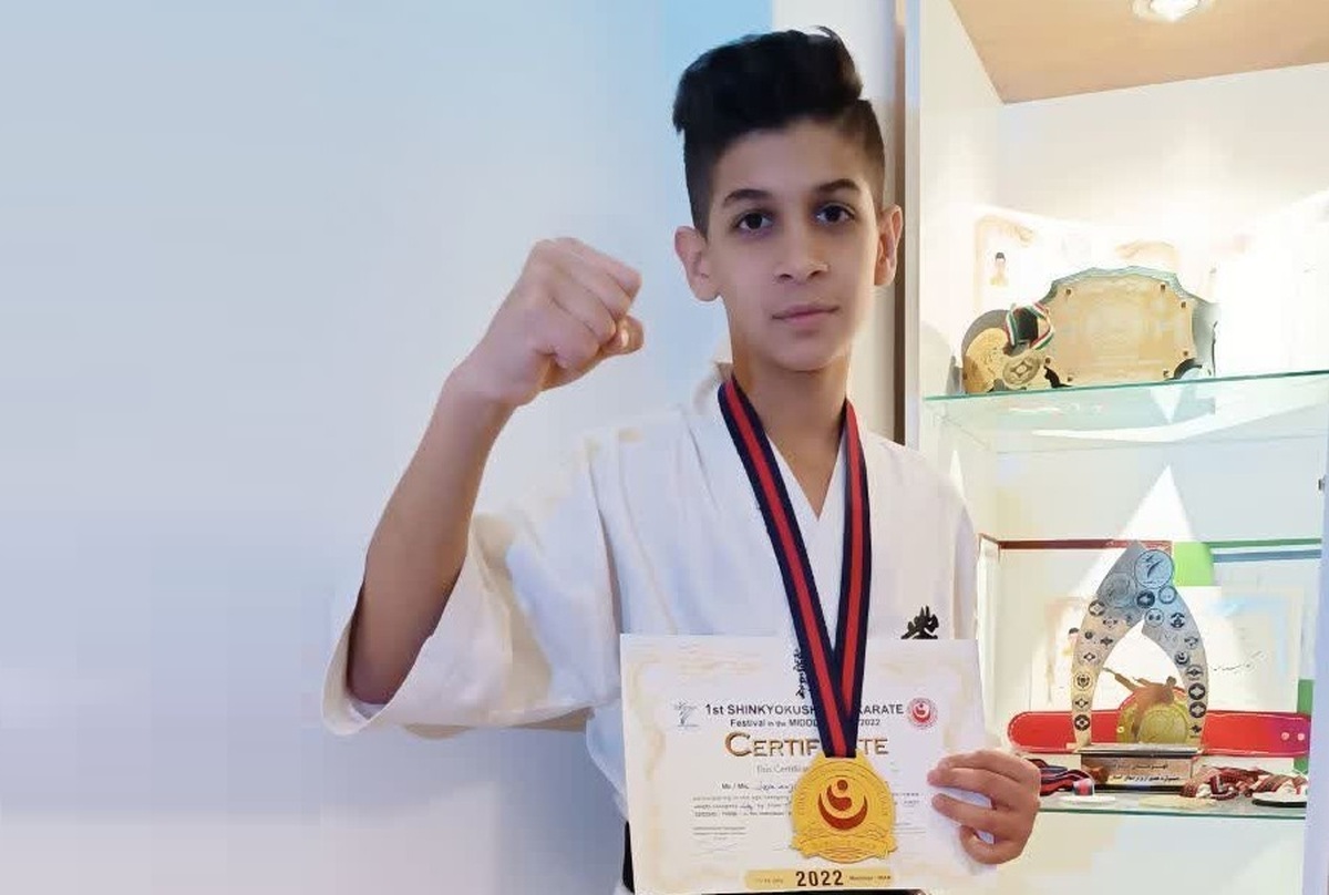 مدال طلای کاراته خاورمیانه بر گردن ایلیا مجدی