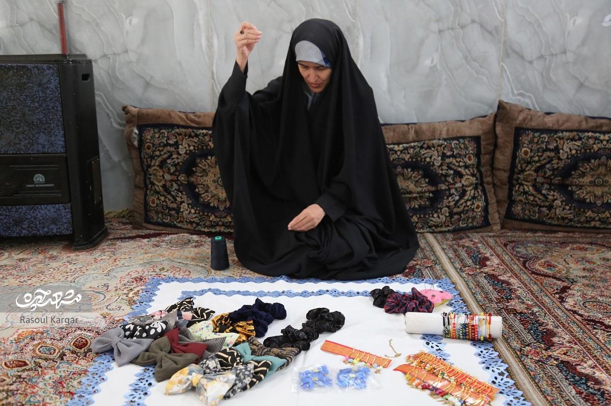 خواهران هنرمند با مشاغل خانگی روی پای خودشان ایستاده‌اند