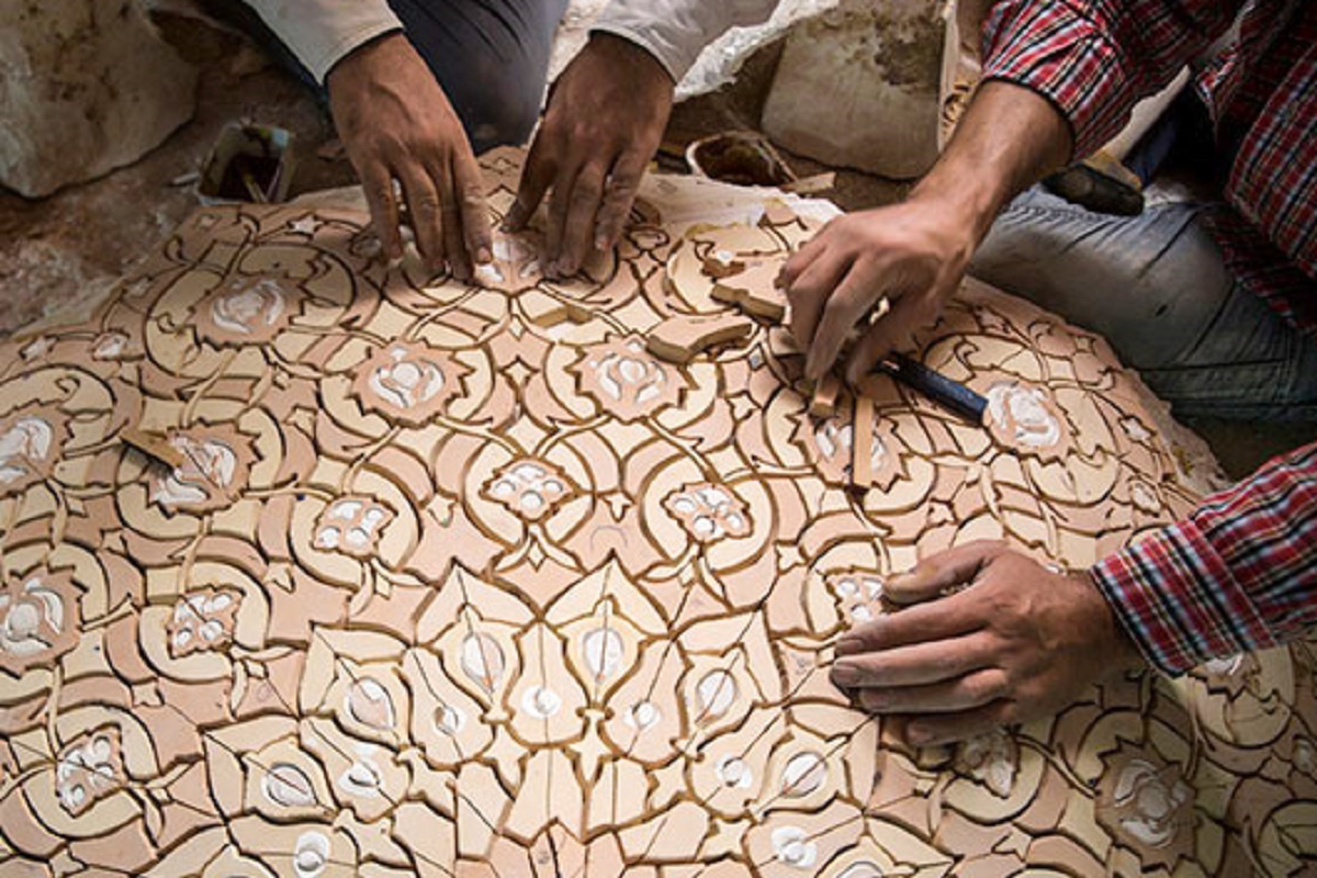 محمدتقی اسلامی با یک نذر، معرق‌کار حرم مطهر شد