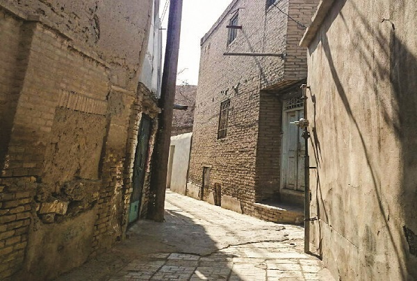 از خانه اسماعیلپور تا داوودیها از خانه اسماعیلپور تا داوودیها