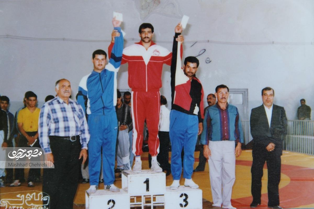 «مهدی چراغ» پهلوان و کشتیگیر پیشکسوتِ اهل محله فردوسی است «مهدی چراغ» پهلوان و کشتیگیر پیشکسوتِ اهل محله فردوسی است