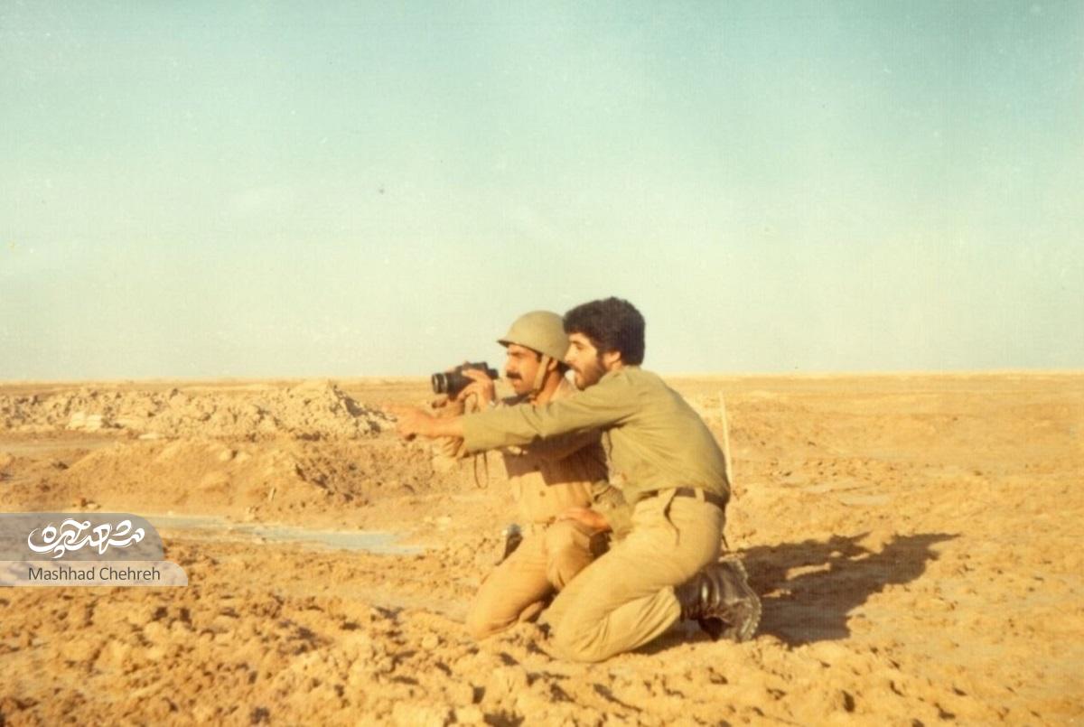 پزشکیار عکاس دفاع مقدس، ۲۰۰ عکس از زوایای پیدا و پنهان جنگ گرفته است. پزشکیار عکاس دفاع مقدس، ۲۰۰ عکس از زوایای پیدا و پنهان جنگ گرفته است.