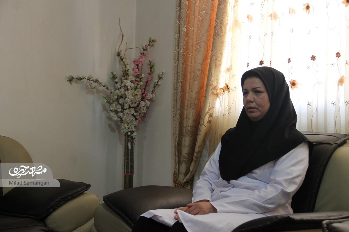 اکرم زاهدینیا، پرستاری که ۱۴ ساله سنگ صبور بیماران است اکرم زاهدینیا، پرستاری که ۱۴ ساله سنگ صبور بیماران است