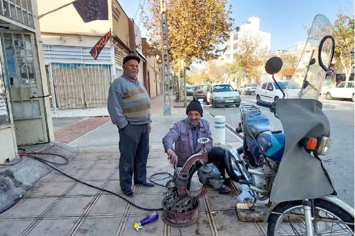 کوچه‌ای روی زمین‌های زراعی