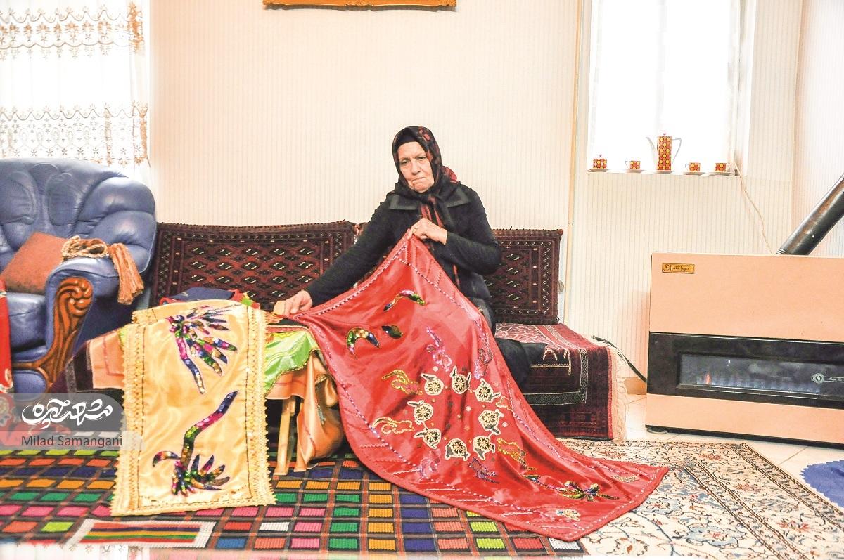 خلق آثار هنرمندانه فاطمه خانم با پارچههای دورریز خلق آثار هنرمندانه فاطمه خانم با پارچههای دورریز