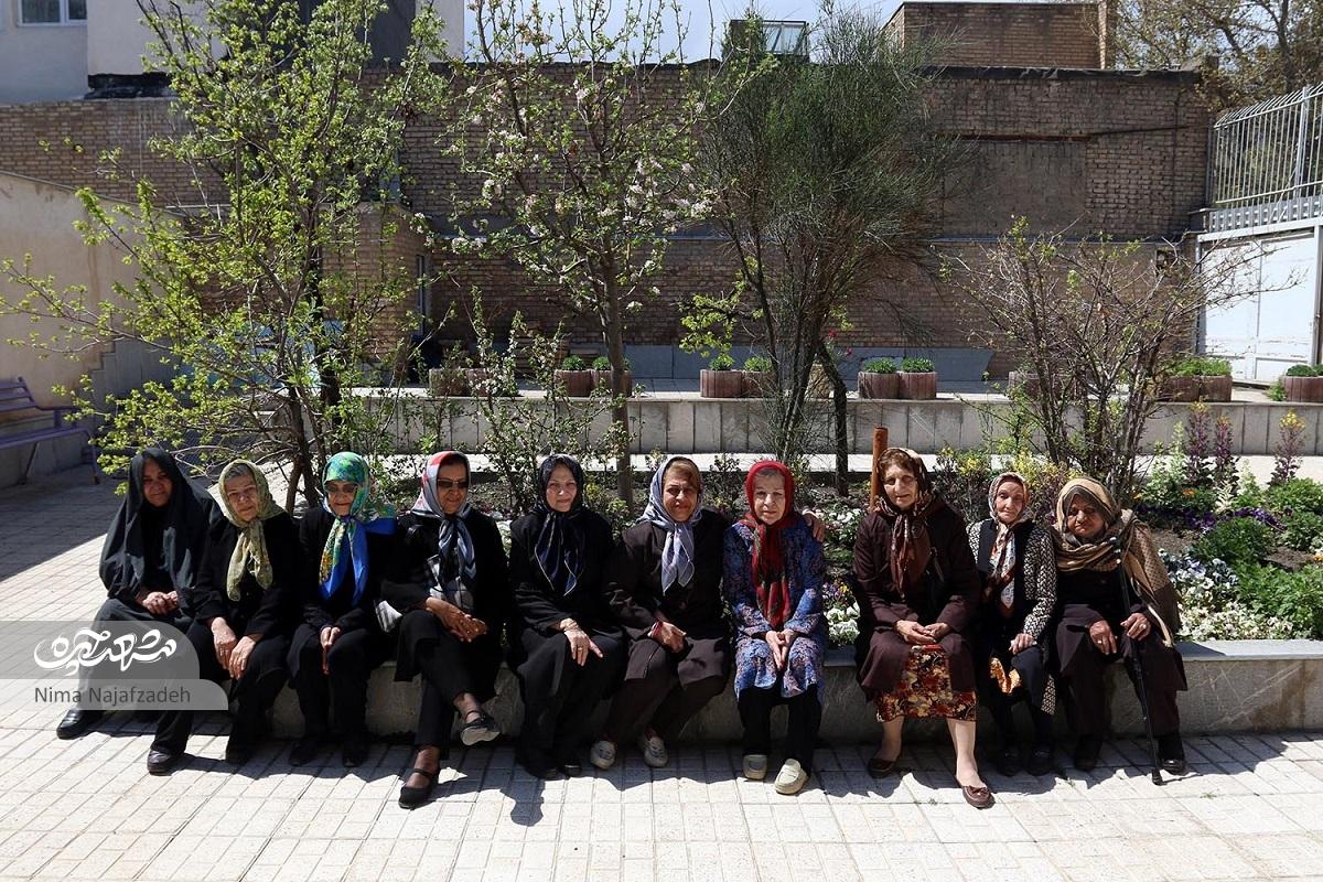 سال تحویل در خانه سالمندان سرای نشاط سال تحویل در خانه سالمندان سرای نشاط