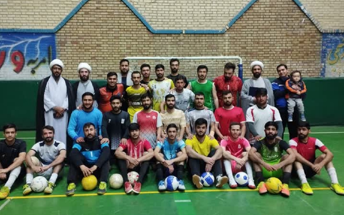 طلبههای پا به توپ طلبههای پا به توپ