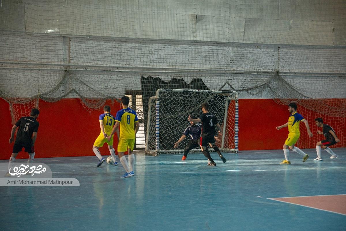 طلبههای پا به توپ طلبههای پا به توپ