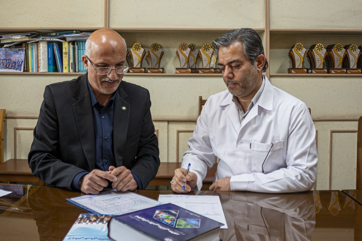 مرور زندگی حسن ضیایینیا، نخبه هستهای کشور مرور زندگی حسن ضیایینیا، نخبه هستهای کشور