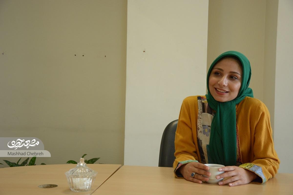 ندا کوهی از بچگی همواره به‌دنبال بازیگری و اجرای تئاتر بوده است