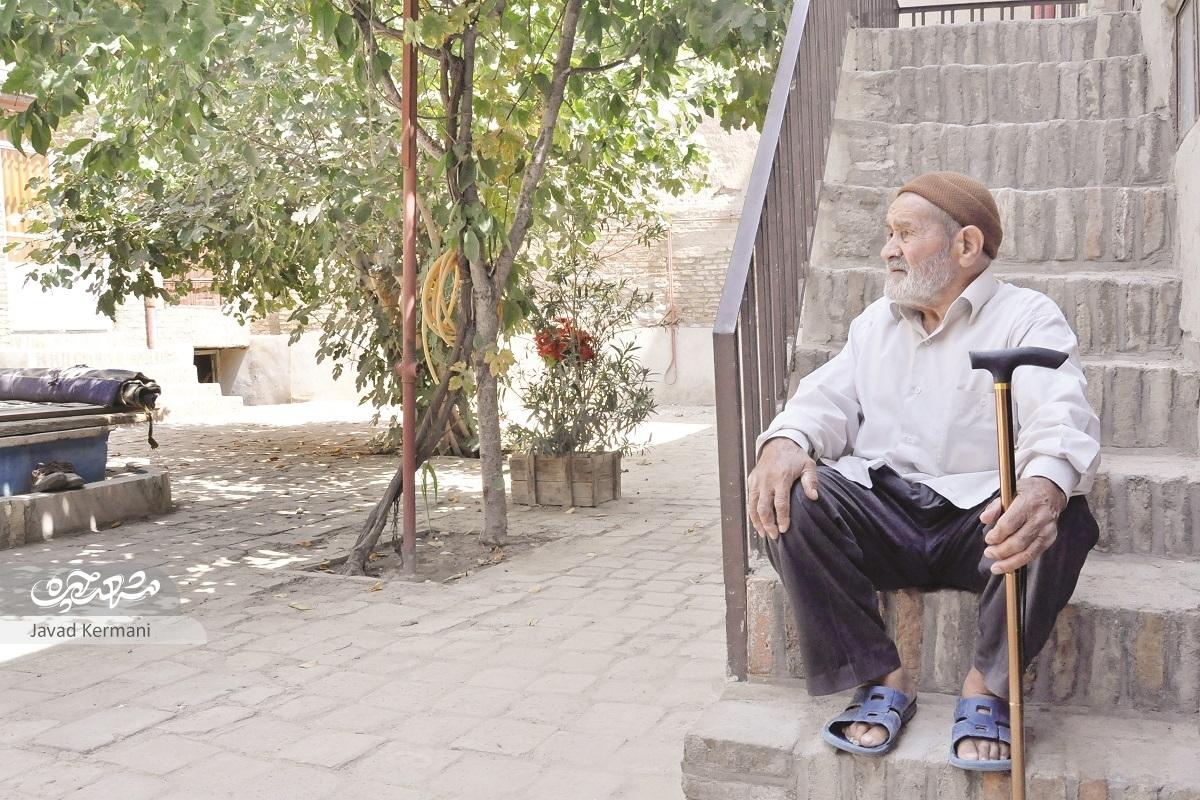 شجاعت و ایثار در خانه پدر شهیدان دهنوی شجاعت و ایثار در خانه پدر شهیدان دهنوی