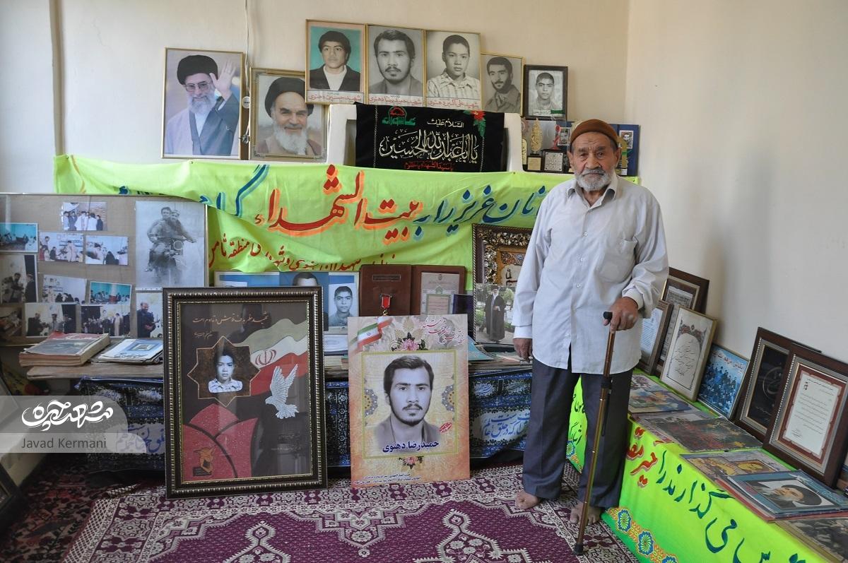 شجاعت و ایثار در خانه پدر شهیدان دهنوی شجاعت و ایثار در خانه پدر شهیدان دهنوی