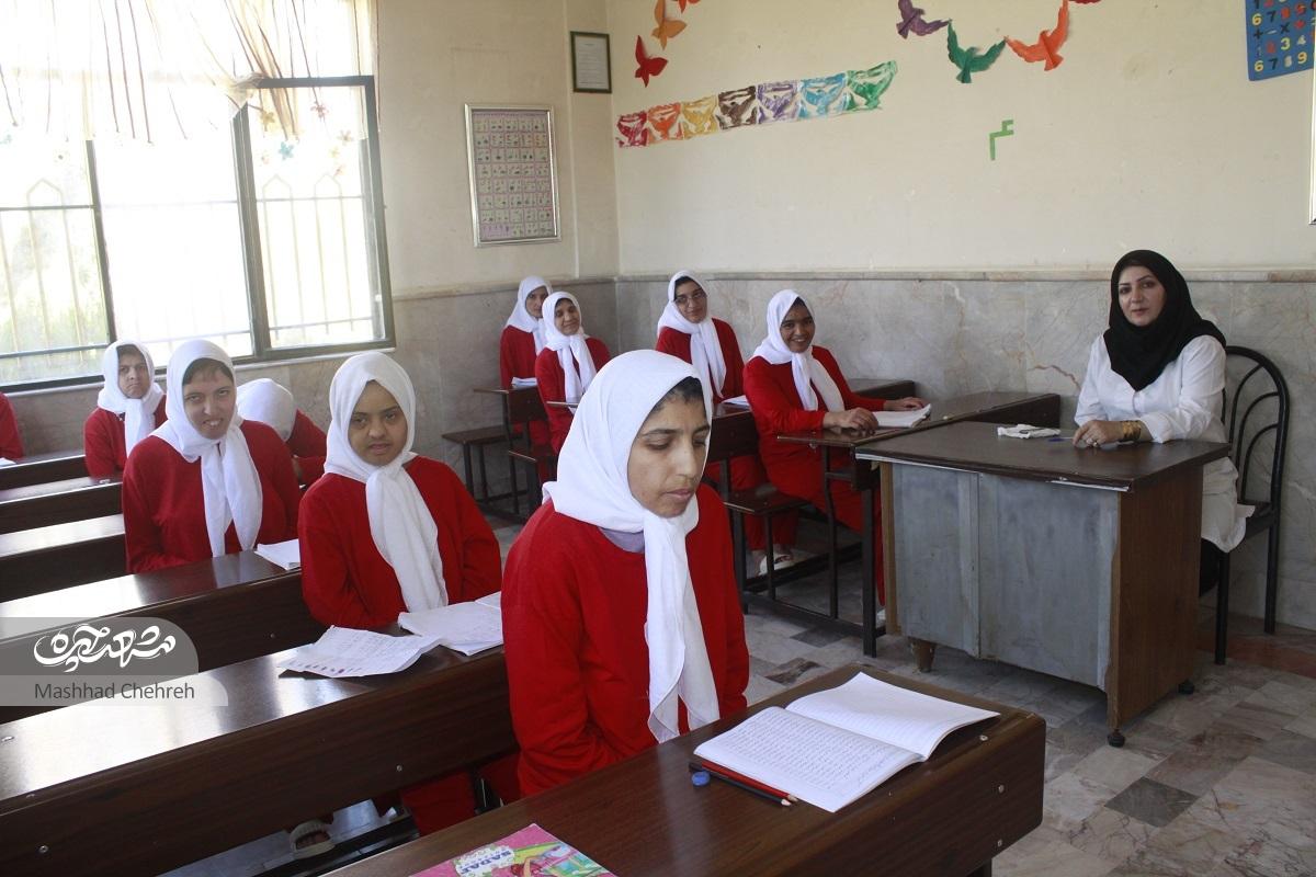 در خانه «ارم» یک مادر و ۲۵۰ دختر زندگی میکنند در خانه «ارم» یک مادر و ۲۵۰ دختر زندگی میکنند