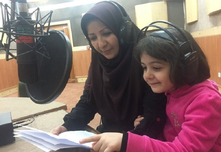 زینب بیات، شاعر افغانستانی و تهیهکننده و مجری صداوسیمای مرکز خراسانرضوی است زینب بیات، شاعر افغانستانی و تهیهکننده و مجری صداوسیمای مرکز خراسانرضوی است