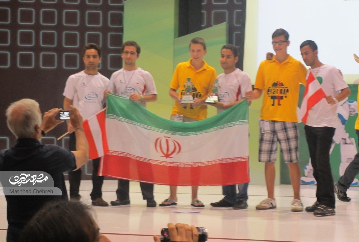 حامد جعفرزاده، نخبه علمی توانسته در عرصه مسابقات روباتیک، صاحب عنوان‌های جهانی‌ شود