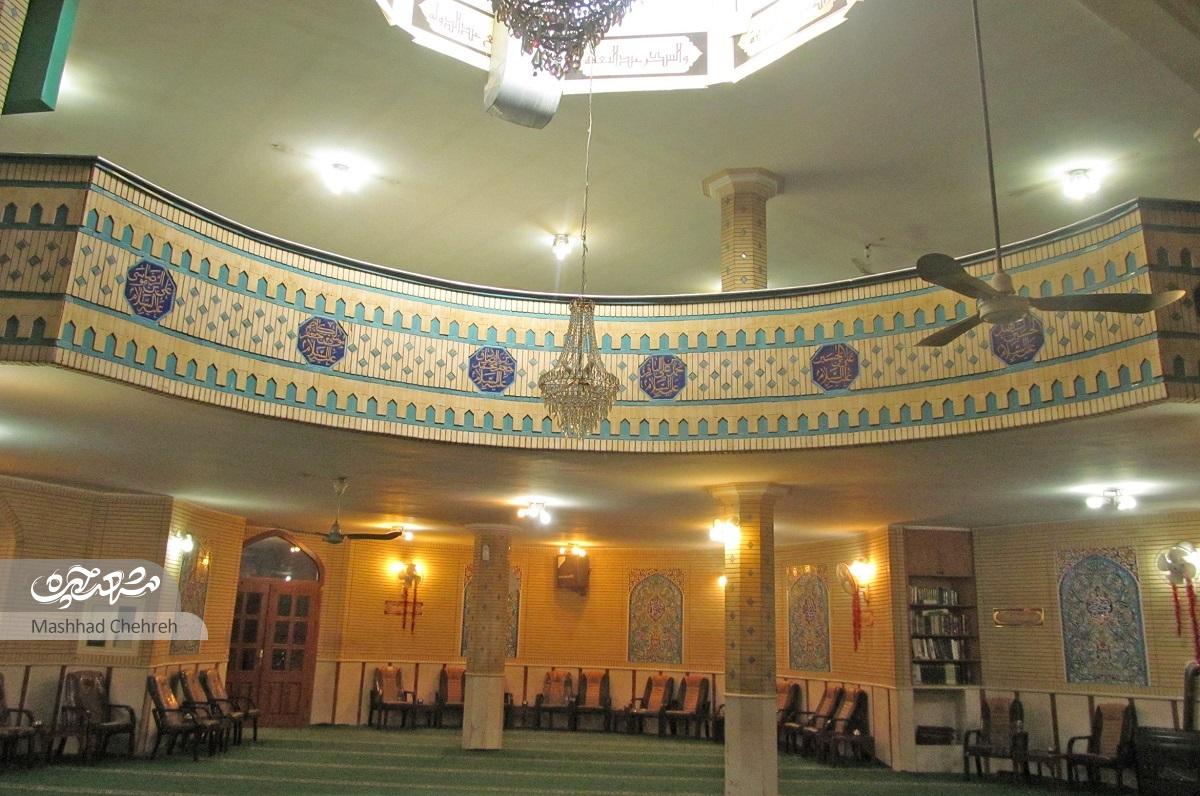 چراغ مسجد امیرالمومنین حتی در سپیده دم هم روشن است چراغ مسجد امیرالمومنین حتی در سپیده دم هم روشن است