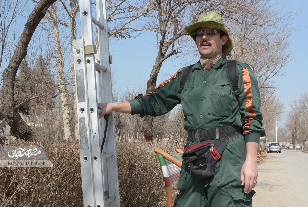 ابوالفضل جنتی فروتَقه تنها پلاککوب درختان مشهد است ابوالفضل جنتی فروتَقه تنها پلاککوب درختان مشهد است