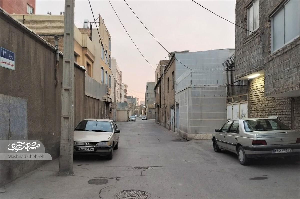 کوچه تاریخی یغما روزگاری از کنار برج و باروی شهر میگذشت کوچه تاریخی یغما روزگاری از کنار برج و باروی شهر میگذشت