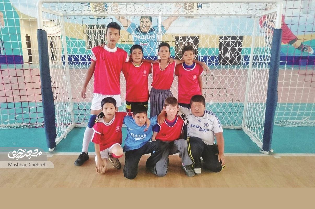 قهرمانی تیم شاهین محله رضائیه در زمین خاکی قهرمانی تیم شاهین محله رضائیه در زمین خاکی