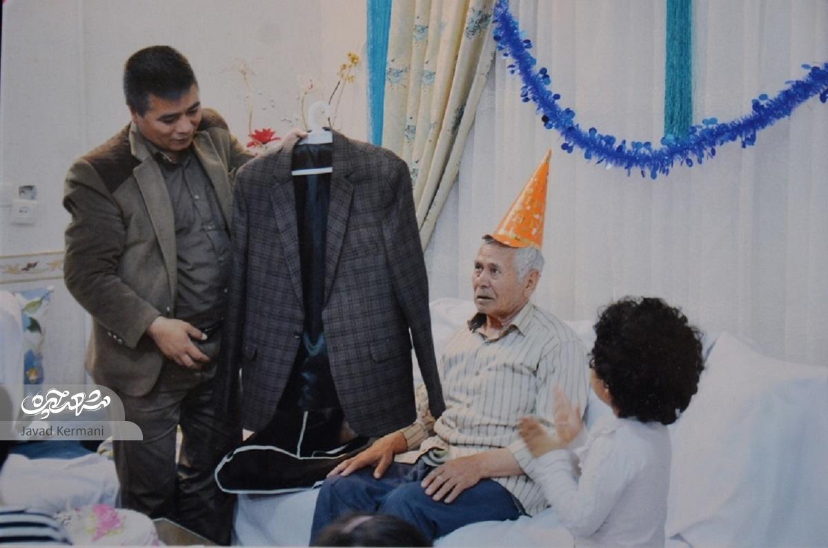 روایتی از رشادت شهید«وطنی» در خان طومان/// کامل نیست روایتی از رشادت شهید«وطنی» در خان طومان/// کامل نیست