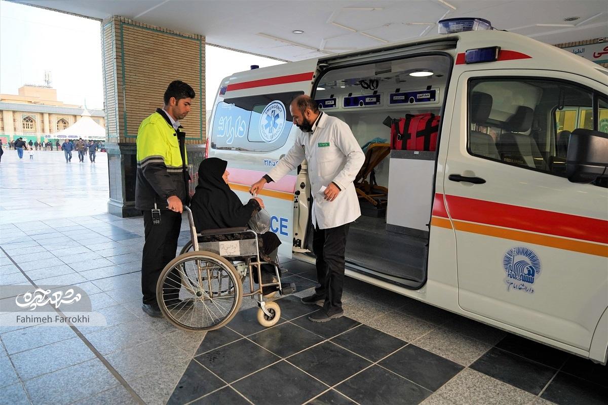 پرستار اورژانس هوایی مشهد در حرمرضوی روی زمین بند نیست پرستار اورژانس هوایی مشهد در حرمرضوی روی زمین بند نیست