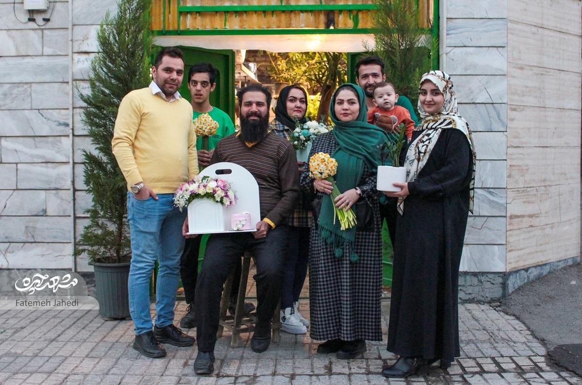 نوعدوستی گلفروش محله آزادشهر با گل نوعدوستی گلفروش محله آزادشهر با گل