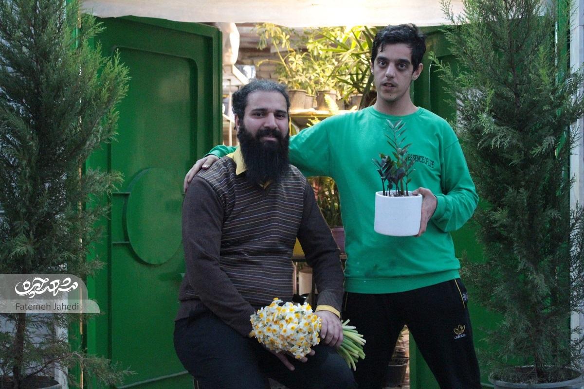 نوعدوستی گلفروش محله آزادشهر با گل نوعدوستی گلفروش محله آزادشهر با گل