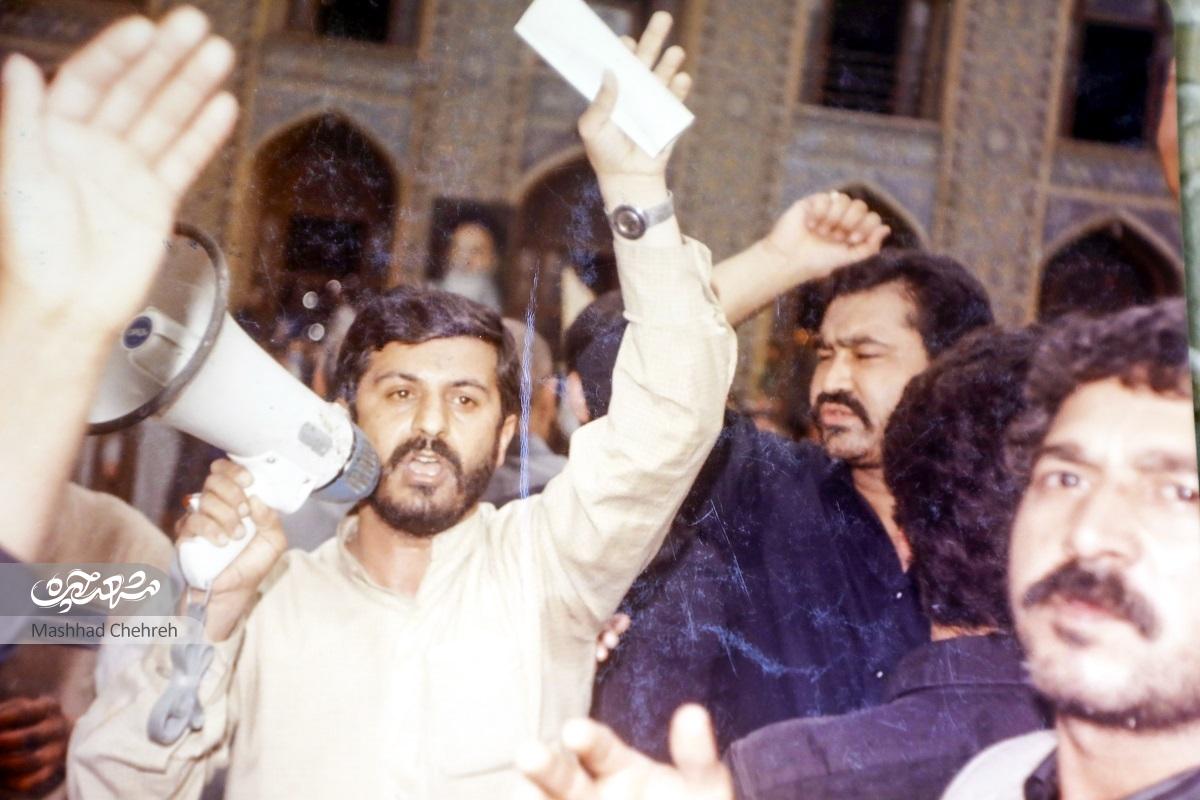 روزگار پرشور جوانی و جراحت جمشید مهدویکوچکسرا در دیماه خونین 57 روزگار پرشور جوانی و جراحت جمشید مهدویکوچکسرا در دیماه خونین 57