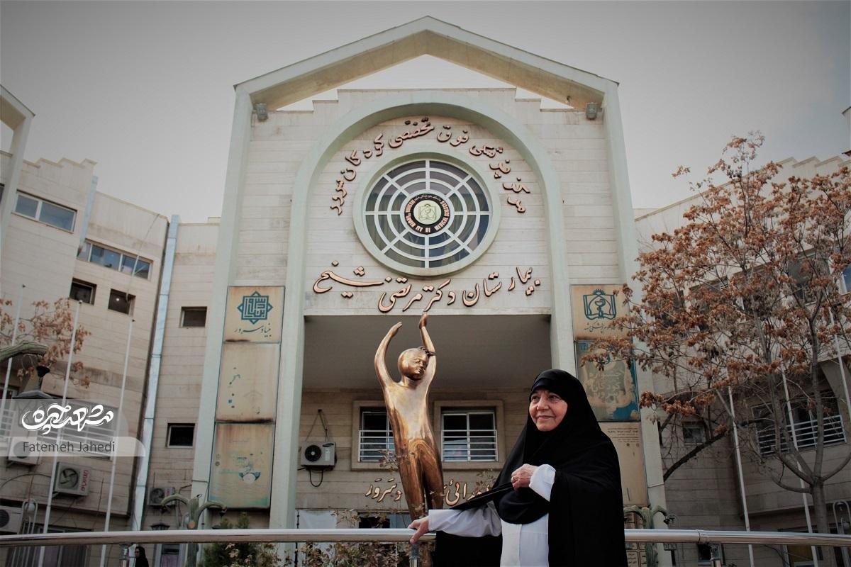 معصومه رضاپور ، پرستارجنگ برای سلامت روستاییان خدمت می‌کند