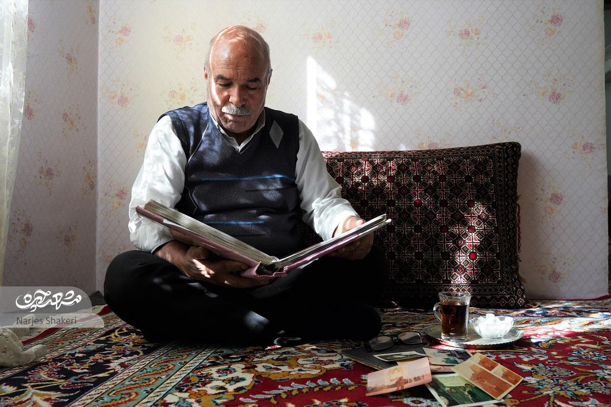 مزدای قرمز آقای شبانی در رکاب انقلابیون چهاربرج بود مزدای قرمز آقای شبانی در رکاب انقلابیون چهاربرج بود