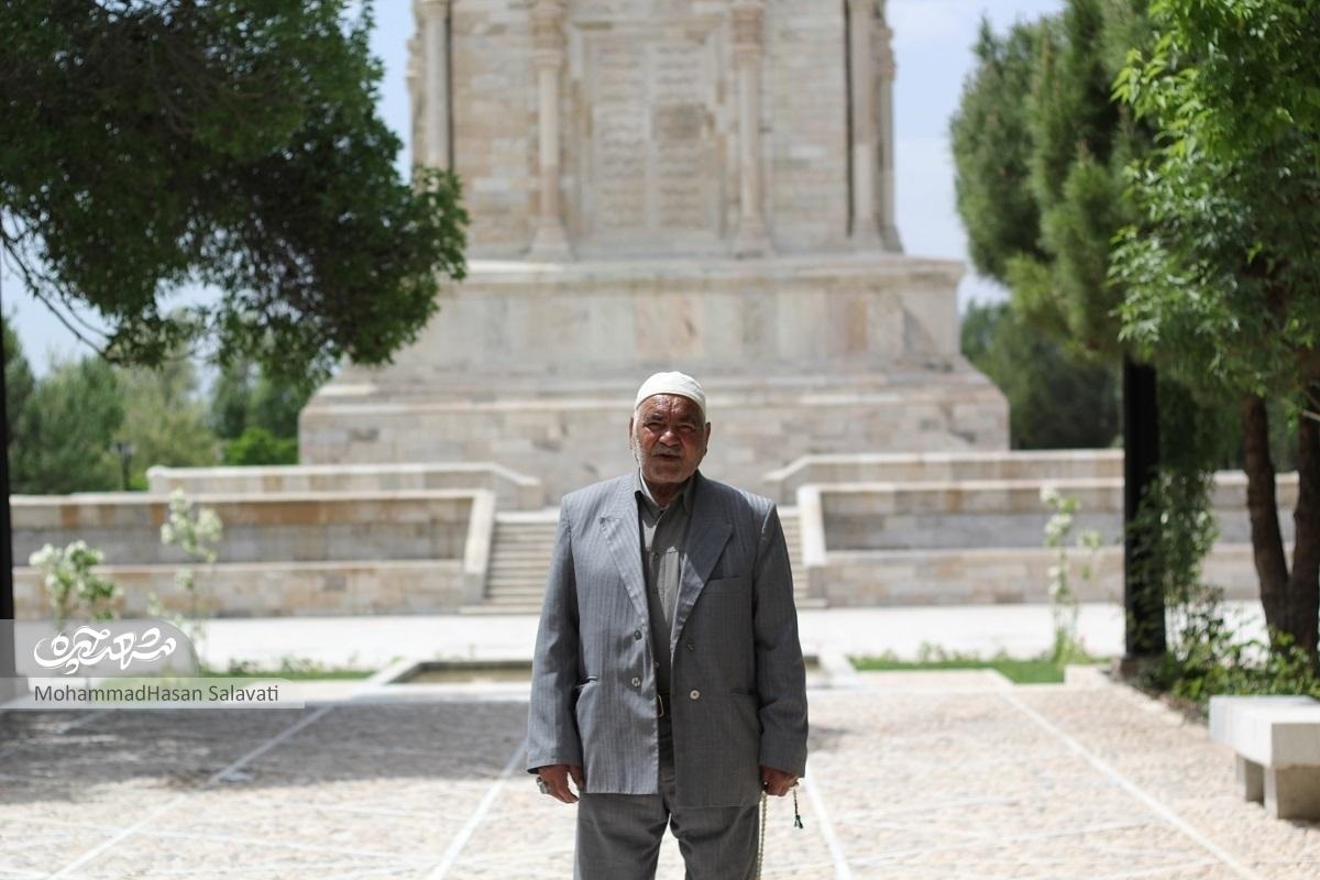 حاجقاسم ارفع؛ پهلوانی که سنگ سهتُنی آرامگاه فردوسی را تنها جابهجا کرد حاجقاسم ارفع؛ پهلوانی که سنگ سهتُنی آرامگاه فردوسی را تنها جابهجا کرد