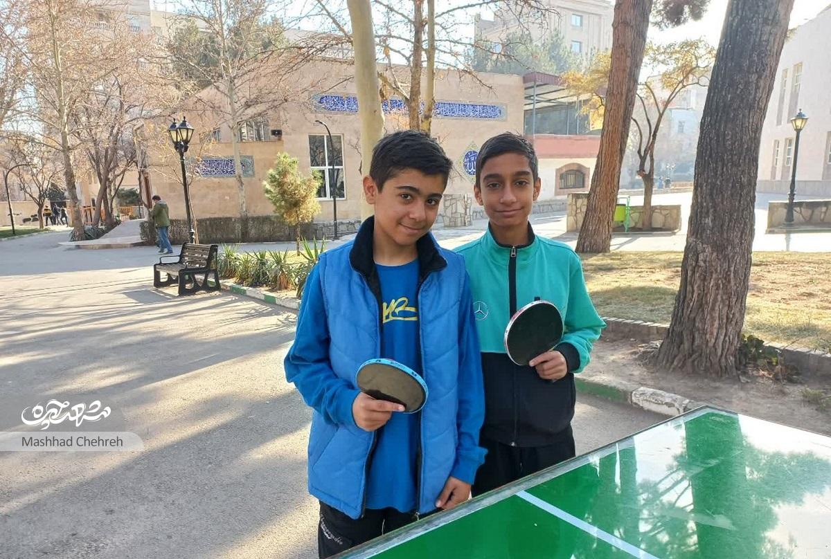 میزهای تنیس روی میز پارک لاله، یک پاتوق محلی شده است میزهای تنیس روی میز پارک لاله، یک پاتوق محلی شده است