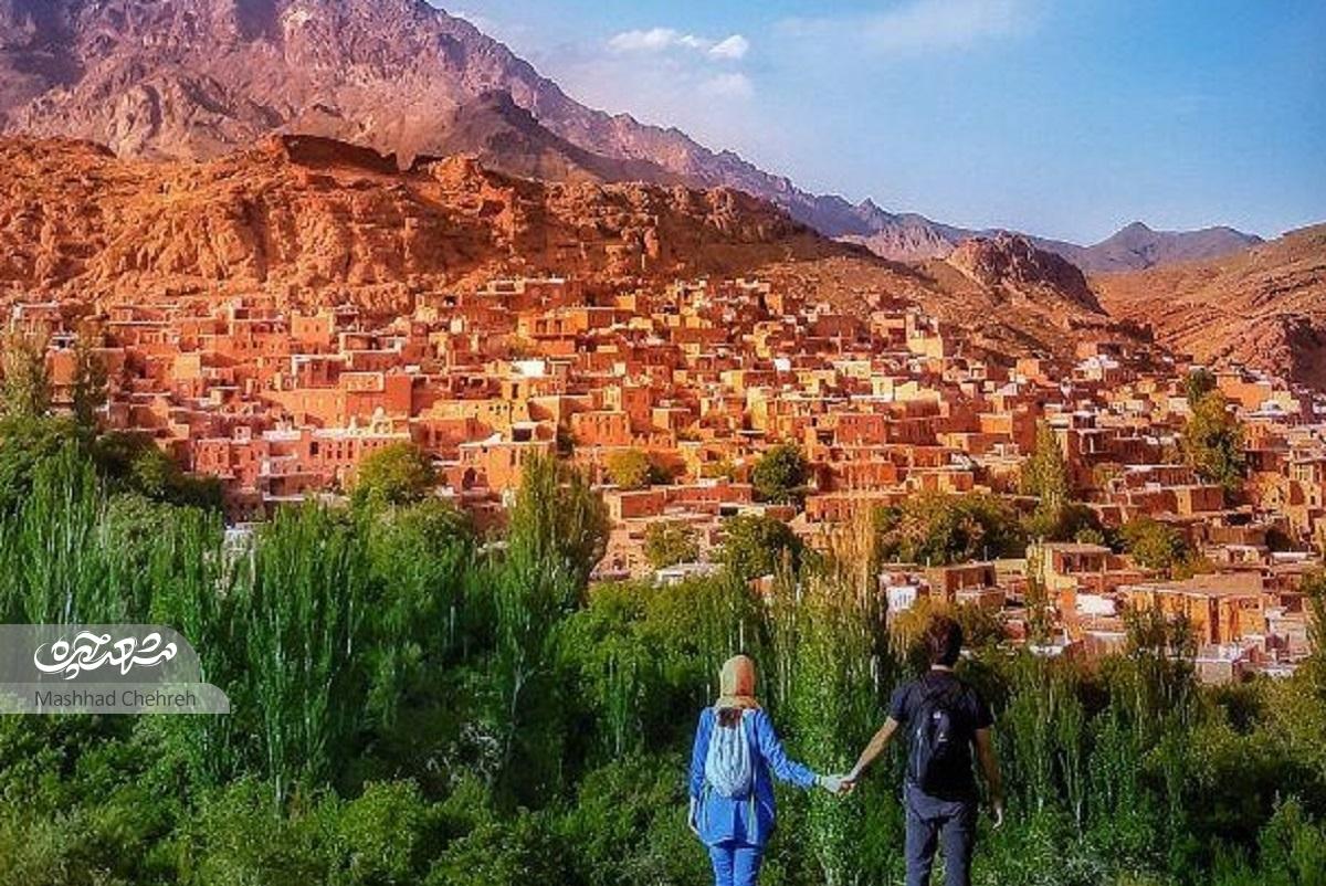 زوج گردشگر مشهدی، ایران را خلاقانه معرفی می‌کنند