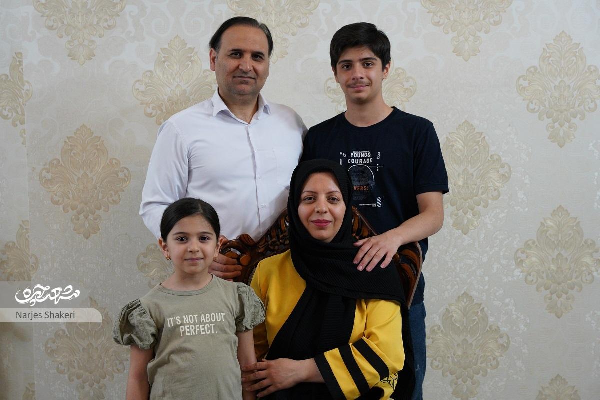 محمدامین ۱۵ ساله، نخبه شیمی و نویسنده ۲ کتاب علمی استزندگی با جدول مندلیف محمدامین ۱۵ ساله، نخبه شیمی و نویسنده ۲ کتاب علمی استزندگی با جدول مندلیف