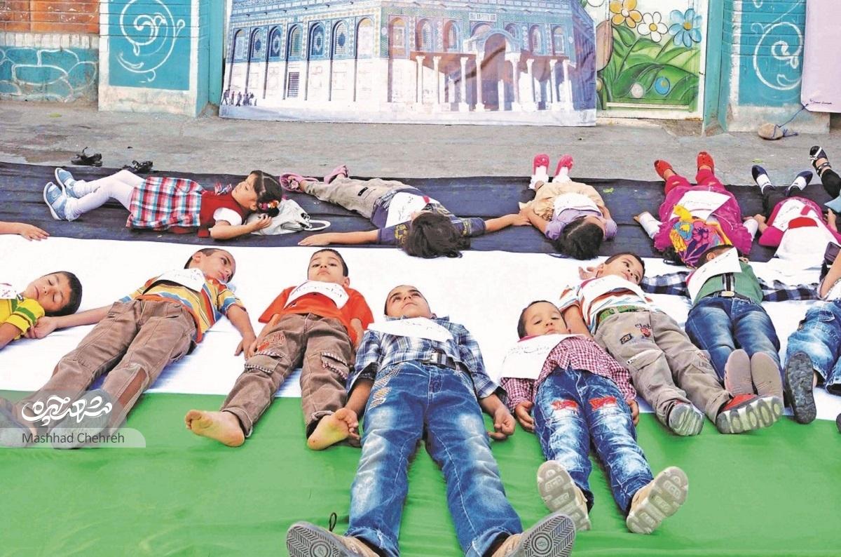 بروبچههای مسجد امامرضا (ع) در محله میثم حامی کودکان غزه هستند بروبچههای مسجد امامرضا (ع) در محله میثم حامی کودکان غزه هستند