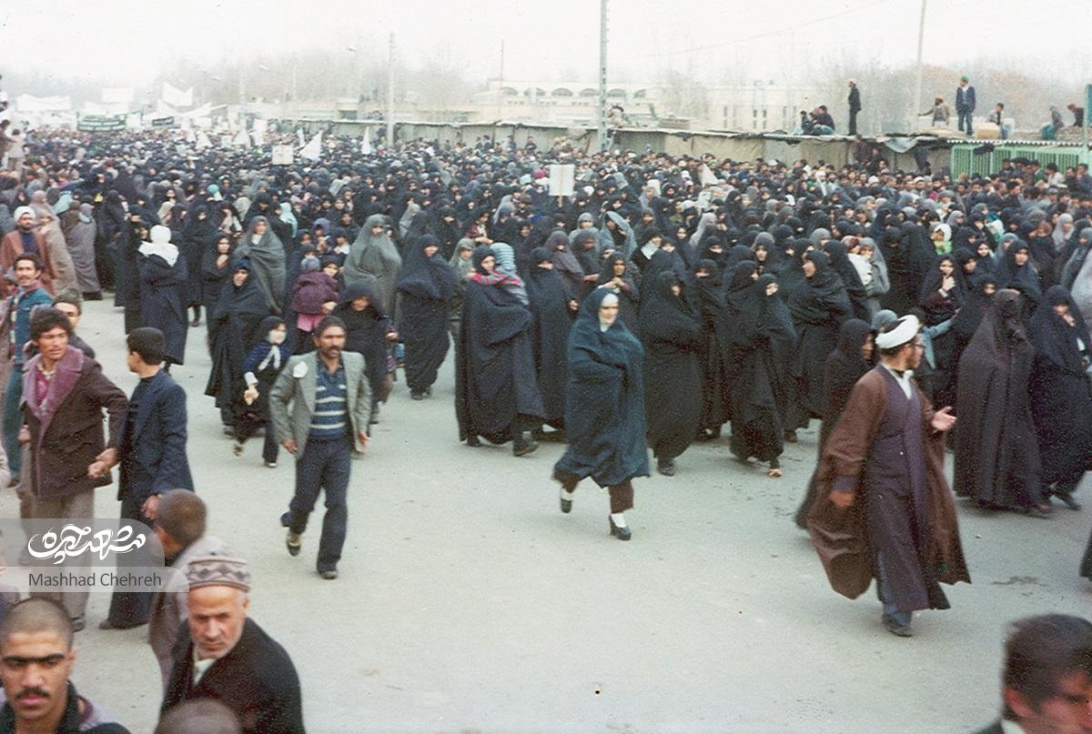 زکیه لسانی مبلّغ و سخنوری که بارها به زندان شاه رفته است