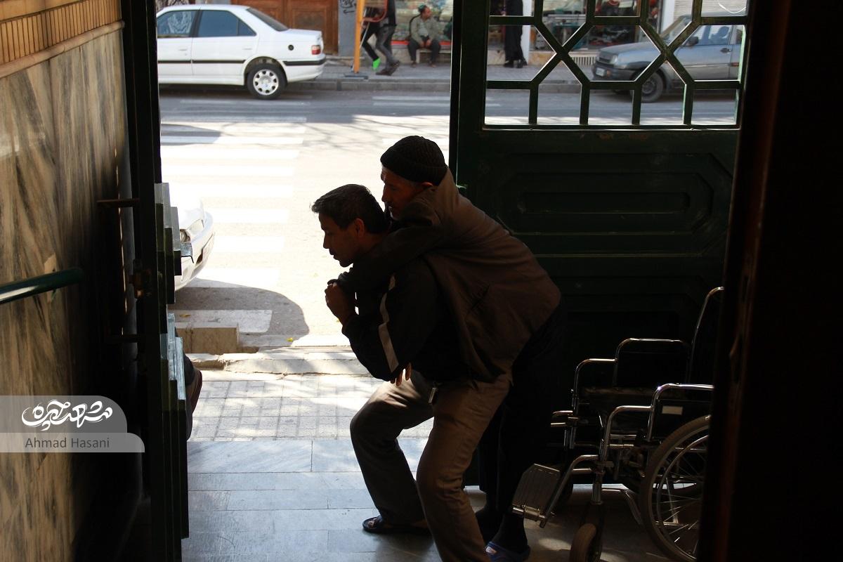 یک دهه عاشقی «سیدی»؛ پسری که پدرش را برای نماز تا مسجد کول می‌کند