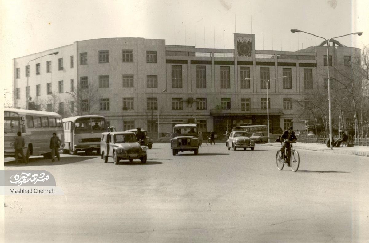 ۸۵ سال از شروع ساختوساز ساختمان آشنای شهر در میدان شهدا میگذرد ۸۵ سال از شروع ساختوساز ساختمان آشنای شهر در میدان شهدا میگذرد