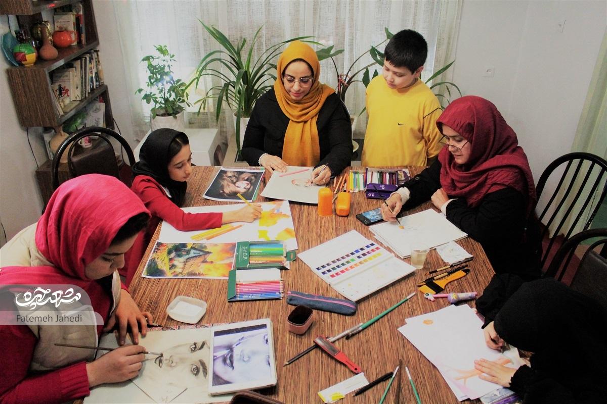 فرزانه نخعی هنرمندِ همیشه آموزگار فرزانه نخعی هنرمندِ همیشه آموزگار