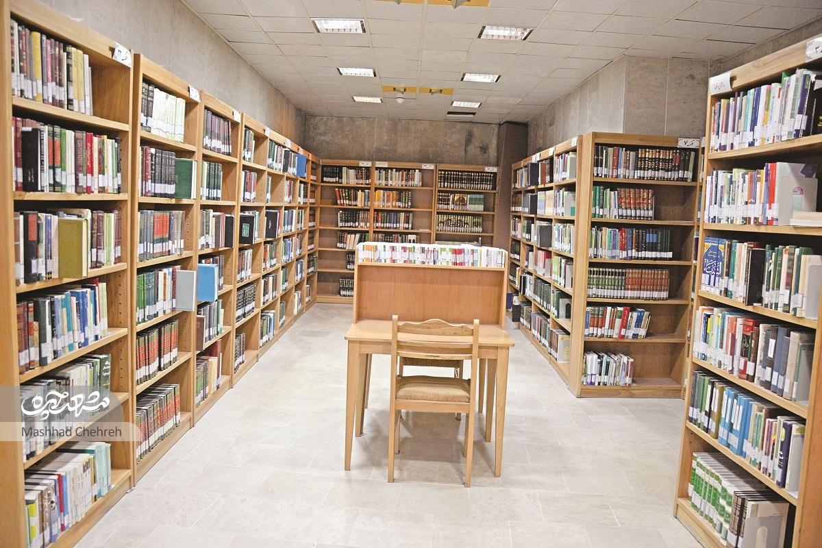 در کتابخانه امامین همامین (ع) برای کتاب خوانهای محله راه آهن هم غریبه است در کتابخانه امامین همامین (ع) برای کتاب خوانهای محله راه آهن هم غریبه است