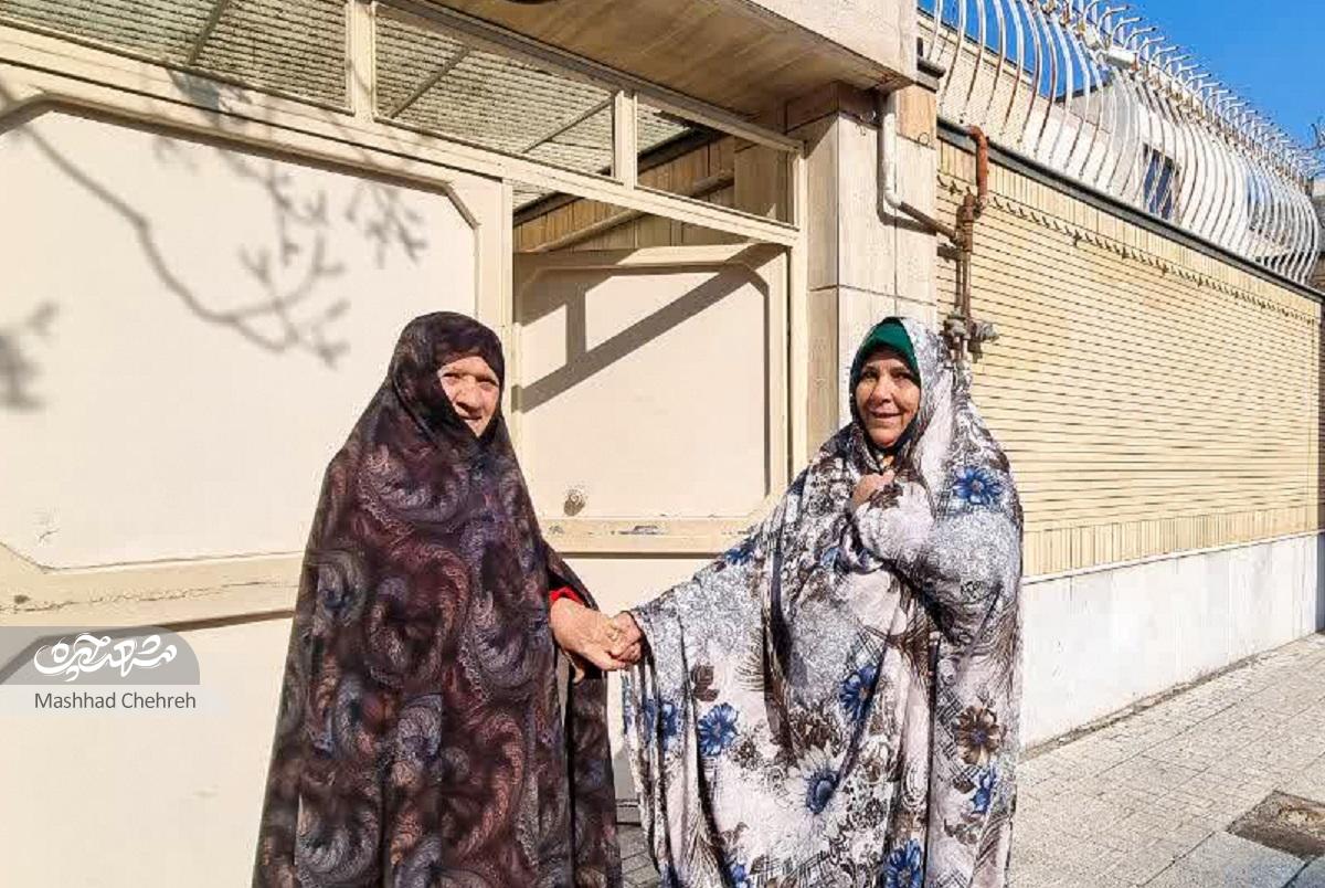 مهینخانم، از نخستین ساکنان شهرک کوکاکولا، از خاطرات قدیم محله تربیت میگویددورهمی همسایهها گرد قناتها مهینخانم، از نخستین ساکنان شهرک کوکاکولا، از خاطرات قدیم محله تربیت میگویددورهمی همسایهها گرد قناتها