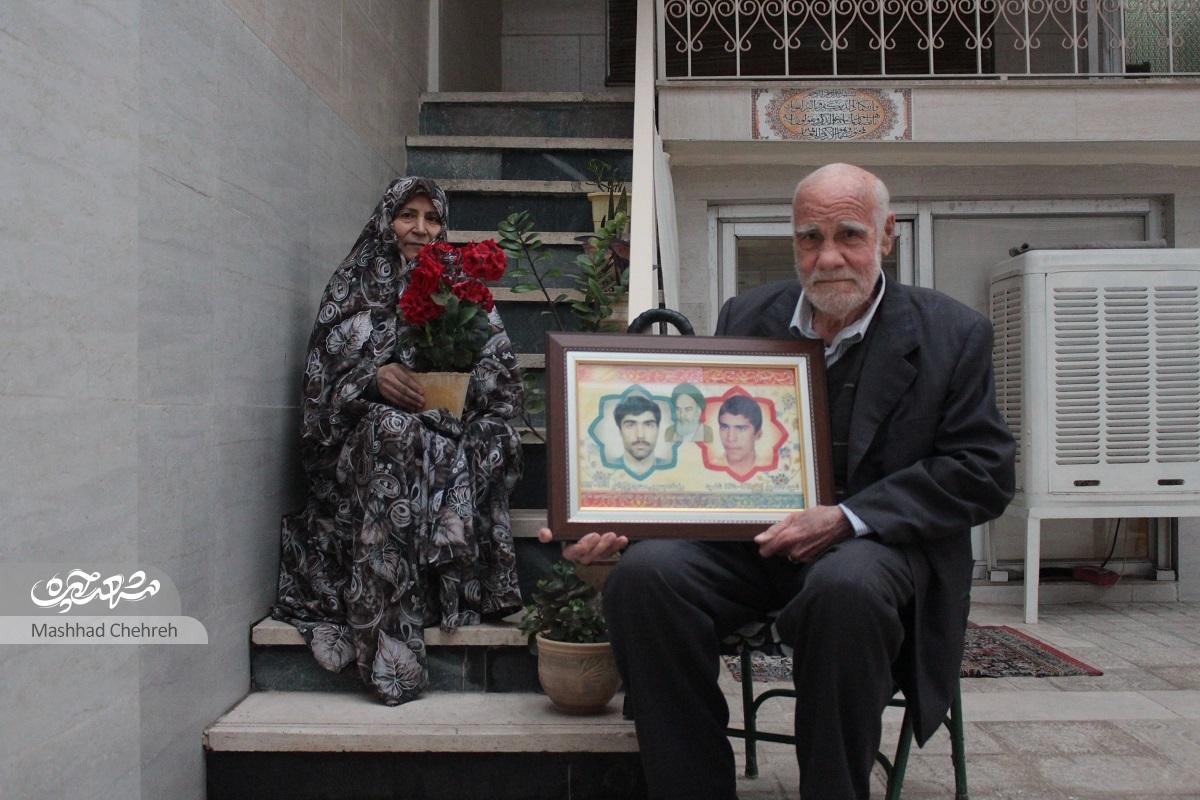 مادر و پدر احمد و محمود پوراکبر پسرانشان را برای شهادت تربیت کرده بودند مادر و پدر احمد و محمود پوراکبر پسرانشان را برای شهادت تربیت کرده بودند