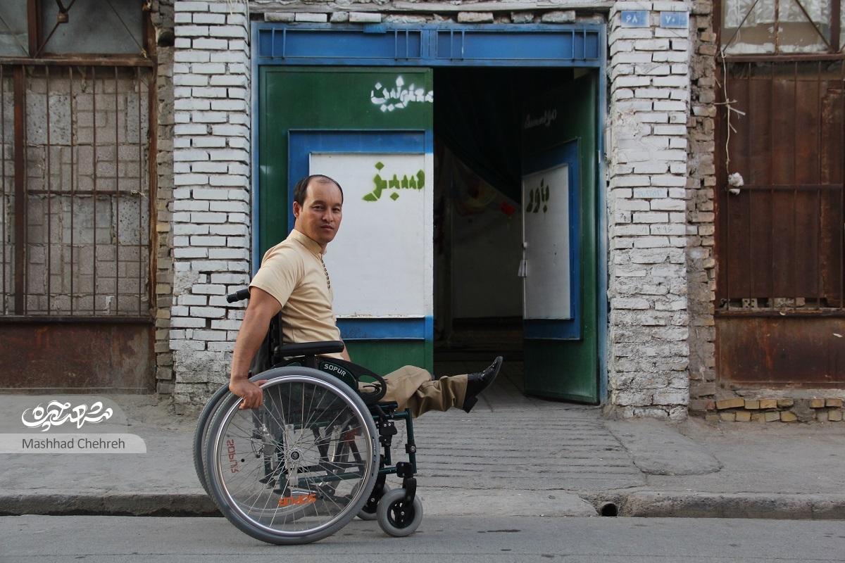 ایستاده بر دو دست