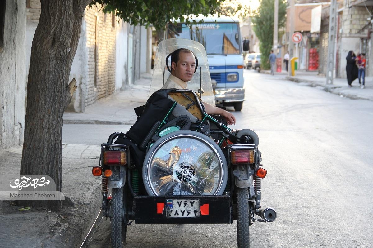 ایستاده بر دو دست