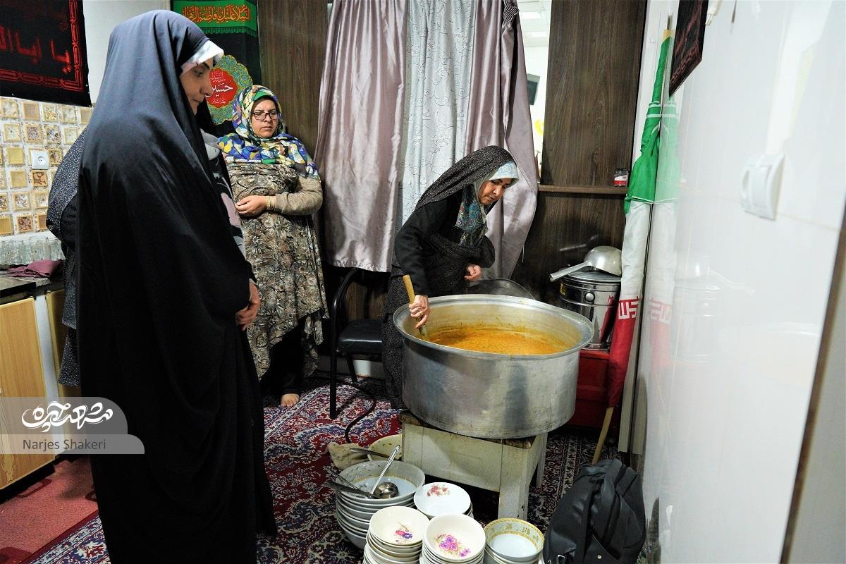 سفره افطاری مسجد امامحسن مجتبی (ع) ۴۰ ساله شد سفره افطاری مسجد امامحسن مجتبی (ع) ۴۰ ساله شد