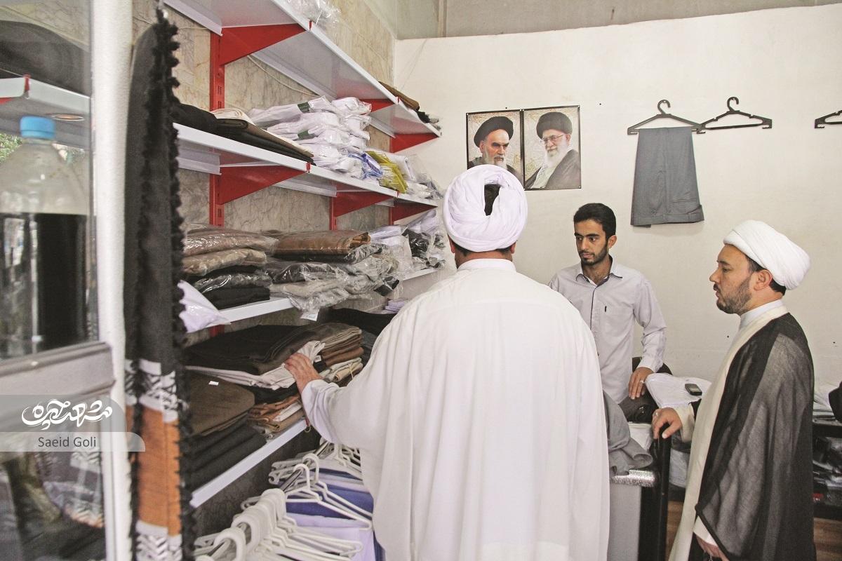 کتابفروش محله رضاییه که قبا میفروشد کتابفروش محله رضاییه که قبا میفروشد