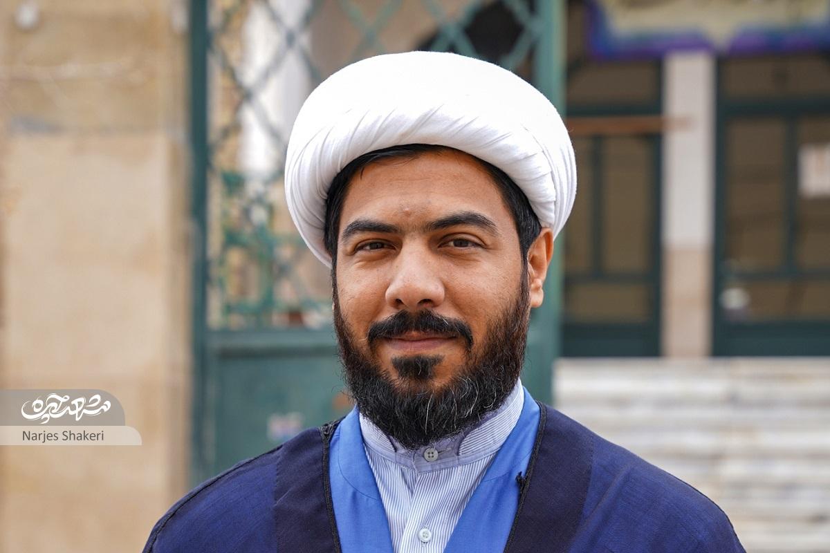 تنها مسجد عصمتیه اهالی را دور هم جمع کرده ­است